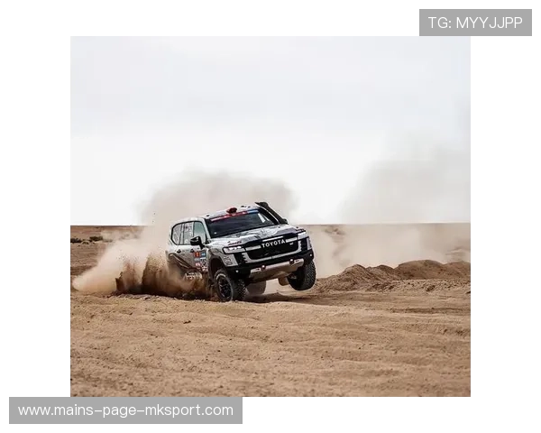 拉力车队进行碎石高速路段测试，车辆稳定度加强