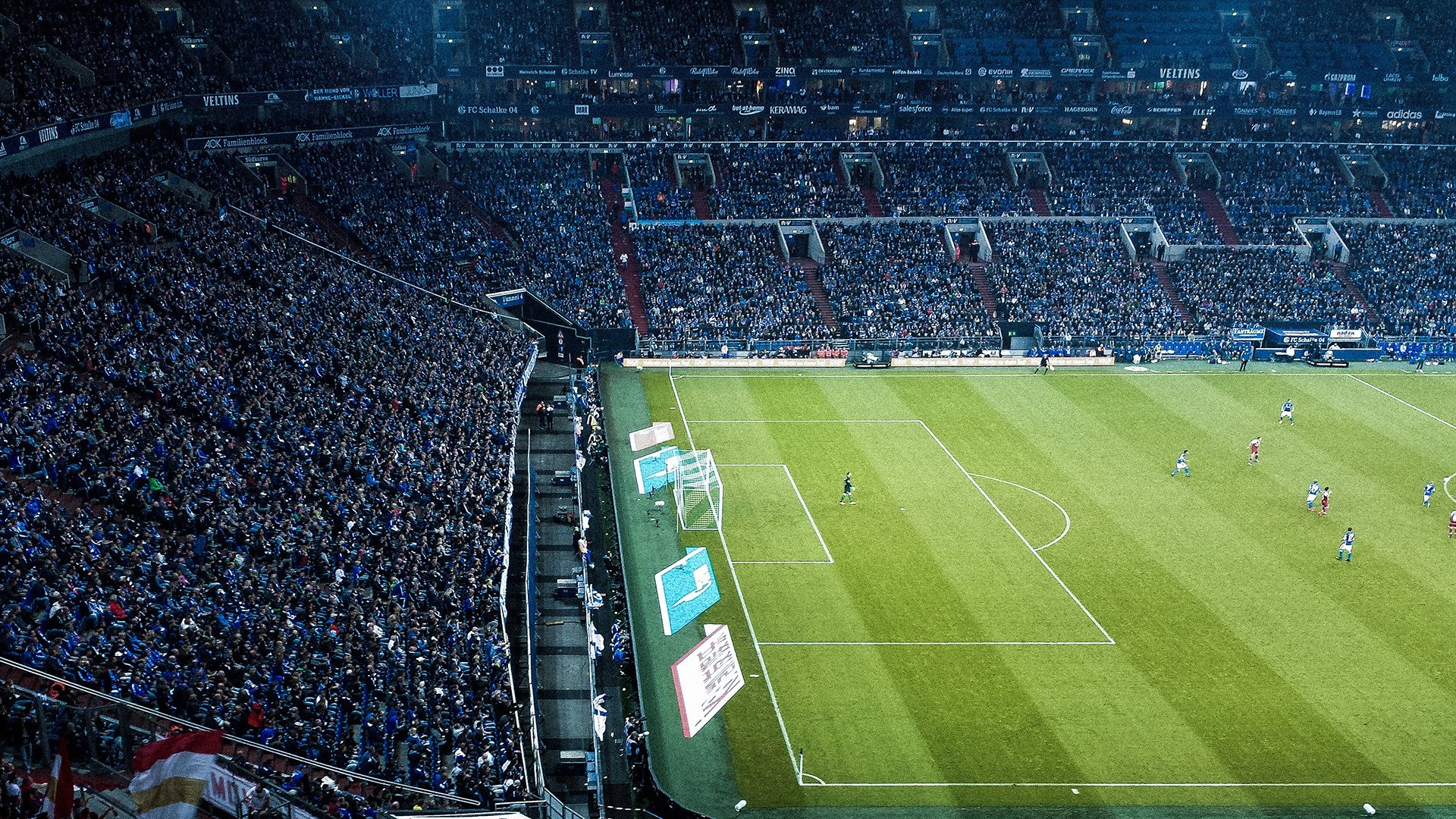 摩托车锦标赛激烈竞争