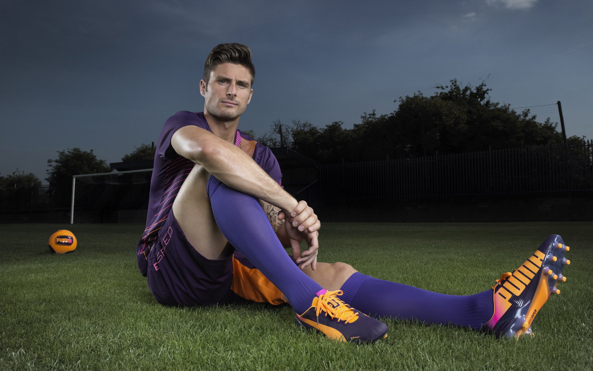 雪地风筝牵引滑雪赛 风向变化让名次不断重排